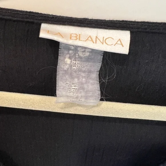 LA BLANCA Island Fare V-Neck Tunic - Picture 2 of 3